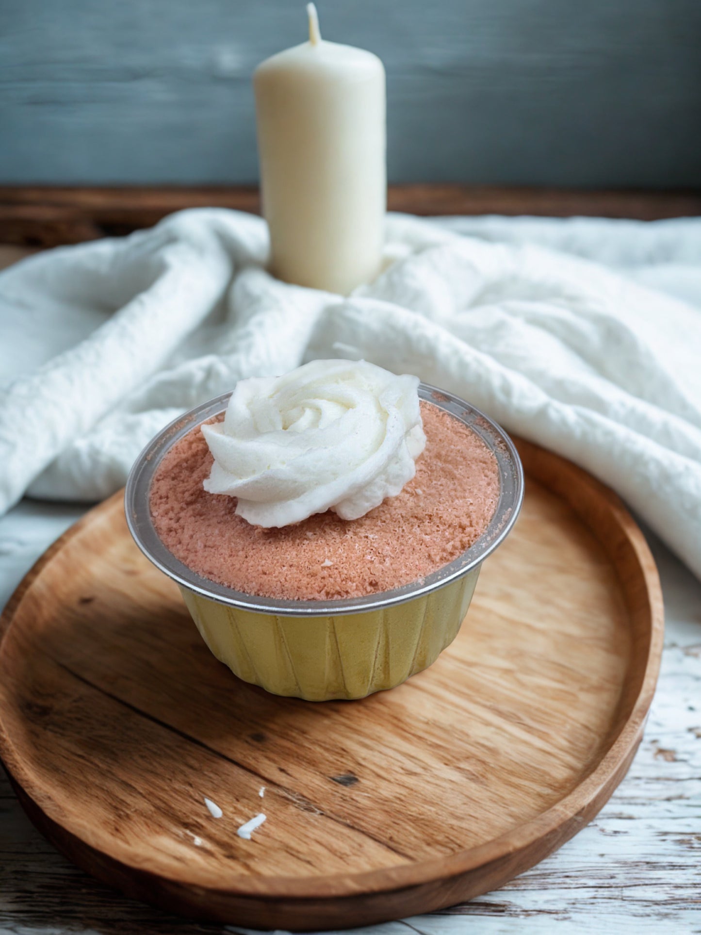 Bubble Cakes - Bath Bomb with Bubble Frosting -French Vanilla scent