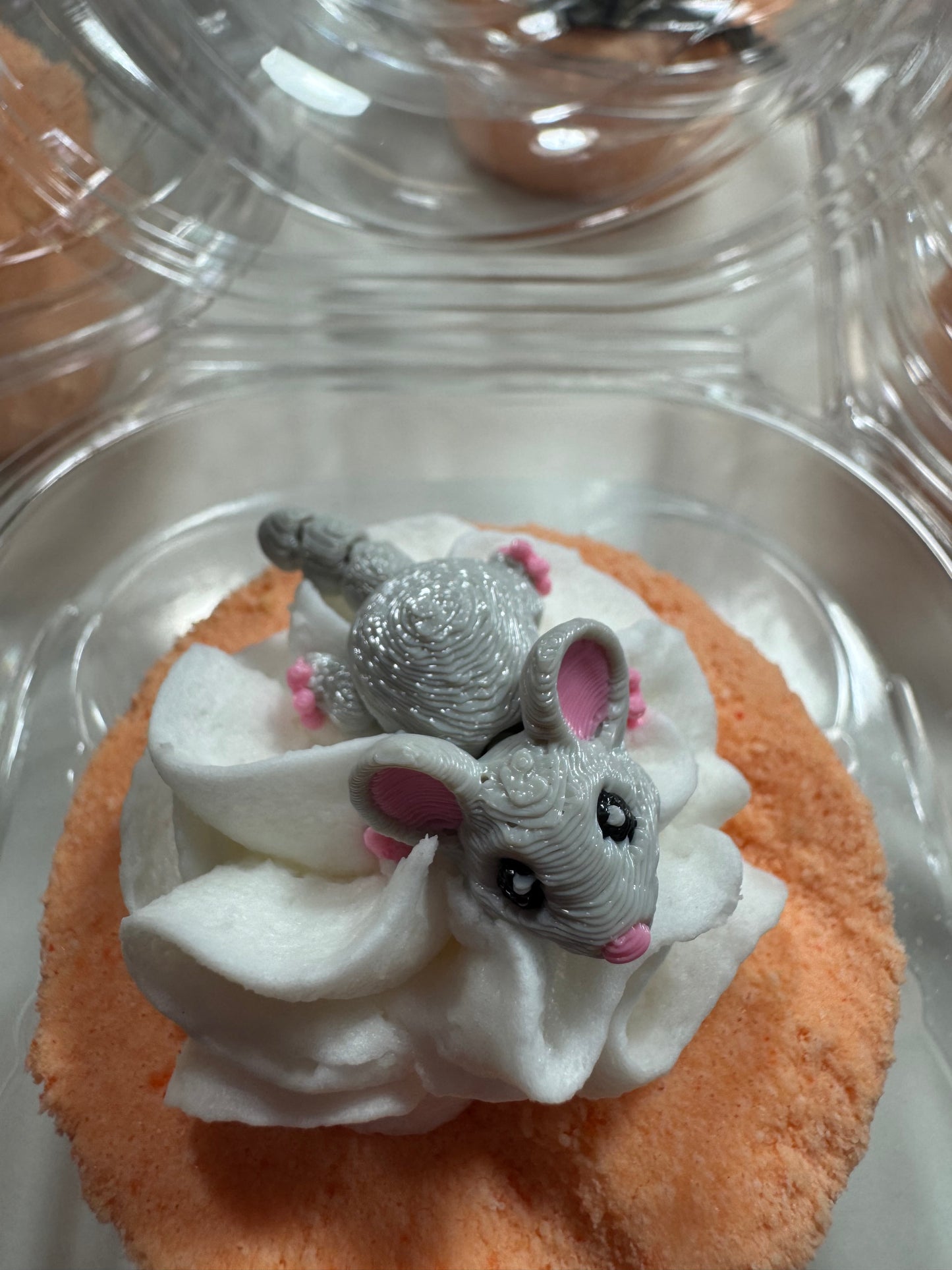 Bath Bomb - Bubble Frosting - Toy included