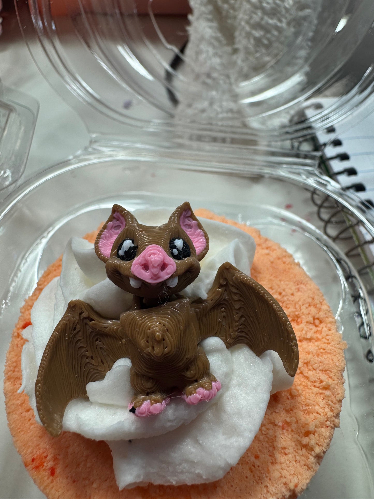 Bath Bomb - Bubble Frosting - Toy included