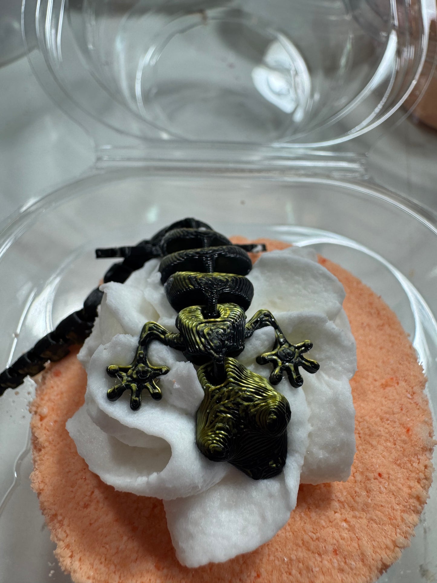 Bath Bomb - Bubble Frosting - Toy included