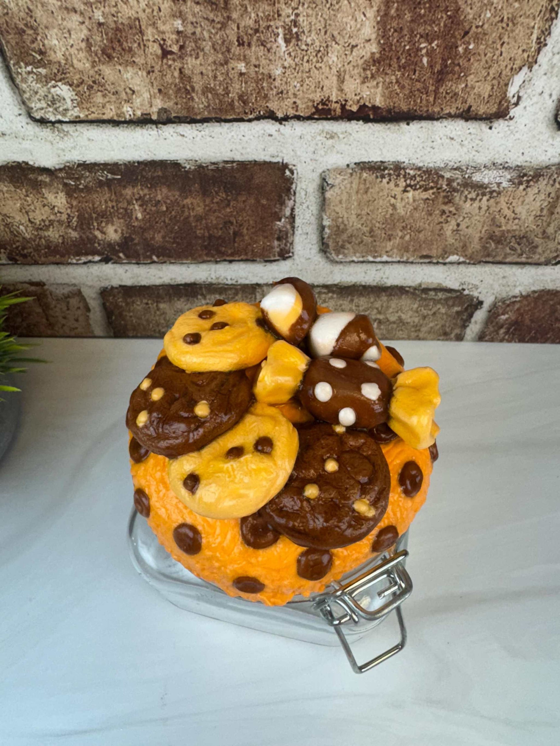 Orange brown candy jar: Perfect Treat Storage for Snacks and Candies